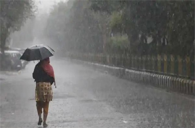 लुधियाना में भारी बारिश के साथ गिरे ओले, सुबह दिन चढ़ते ही छाया अंधेरा