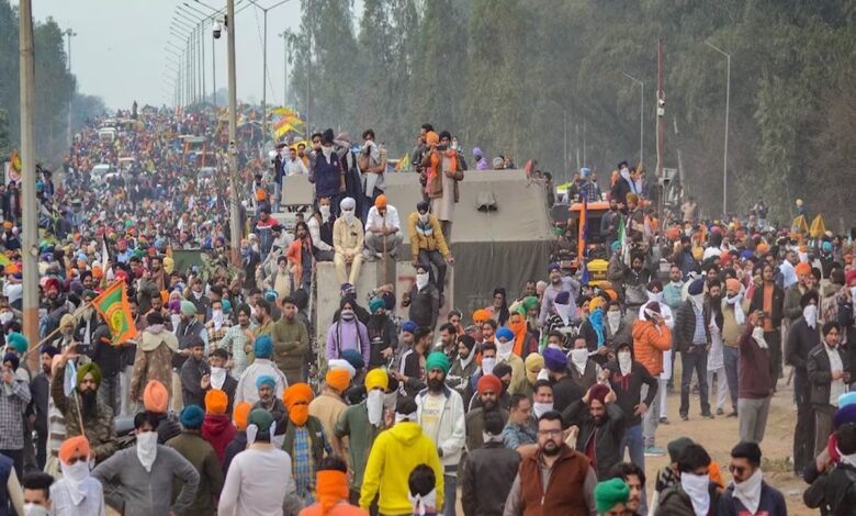 Live Bharat Bandh: भारत बंद के बीच दिल्ली की सीमाओं पर भारी जाम, कई मार्गों पर सील