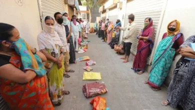 दिल्ली के इस क्षेत्र में सरकारी राशन समय पर नहीं मिल रहा, FCI गोदाम पर लोगों का हंगामा