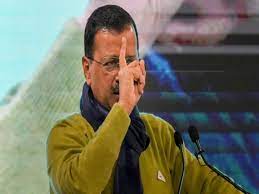 केंद्र पर बरस केजीरावल ने कहा, "हिन्दुस्तान-पाकिस्तान बना रखा है," तीन तरह से तंग कर रहे