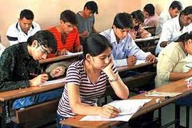 UP Police Constable Bharti Exam: पति चाहता था कि उसकी पत्नी पुलिस अधिकारी बने, लेकिन जब प्रश्नपत्र उसके पास पहुंचा तो उसकी मंगेतर ने उसे फाड़ दिया।