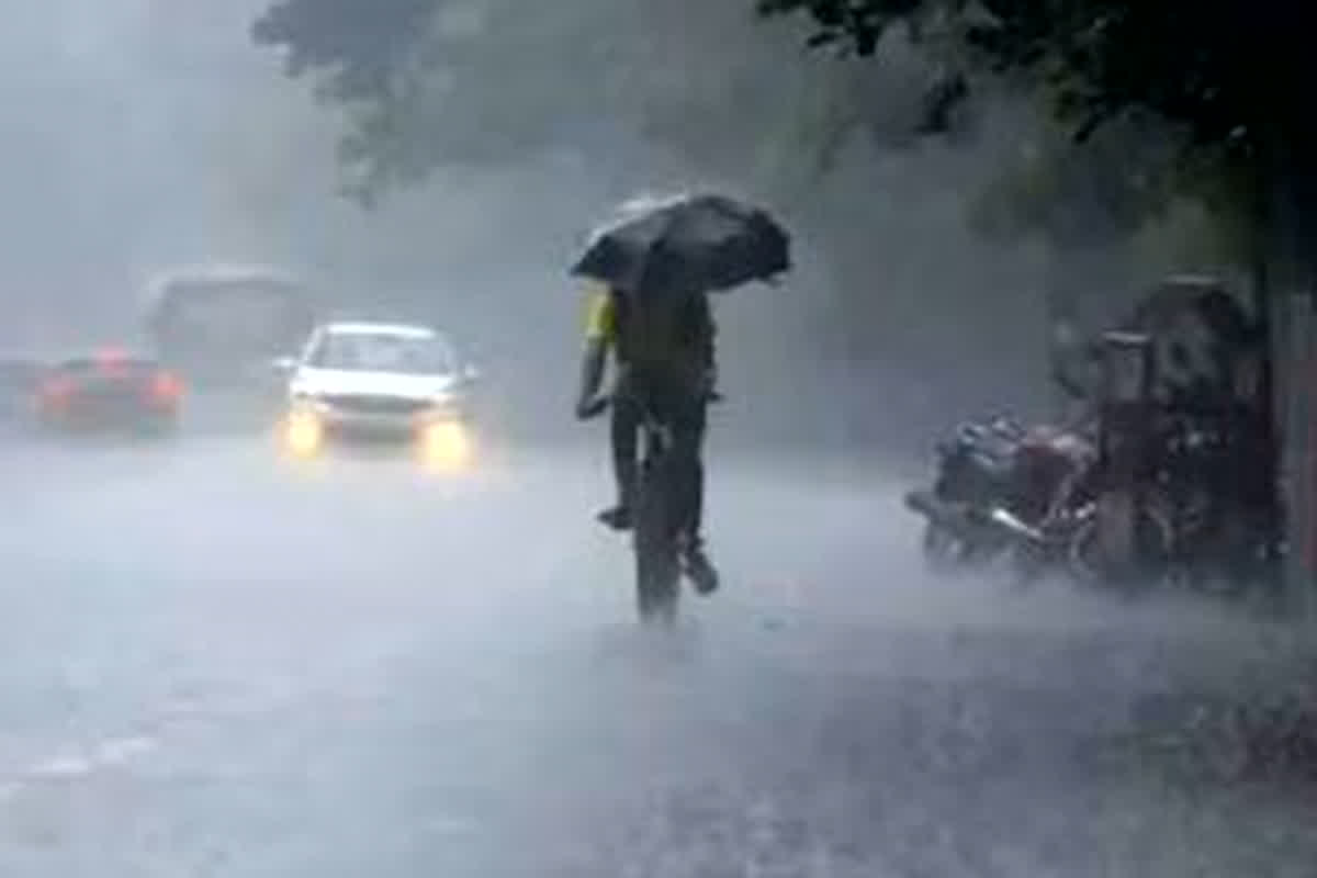 UP मौसम: यूपी में मौसम फिर बदलेगा, इस दिन गरज-चमक के साथ बरसेंगे बादल