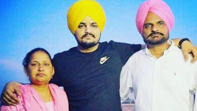 Sidhu Moose Wala Mother Pregnant:सिद्धू मूसेवाला के माता-पिता जल्द ही एक बच्चे की उम्मीद कर रहे हैं! दिवंगत रैपर की मां चरण कौर कथित तौर पर गर्भवती हैं