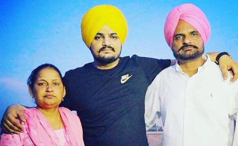 Sidhu Moose Wala Mother Pregnant:सिद्धू मूसेवाला के माता-पिता जल्द ही एक बच्चे की उम्मीद कर रहे हैं! दिवंगत रैपर की मां चरण कौर कथित तौर पर गर्भवती हैं