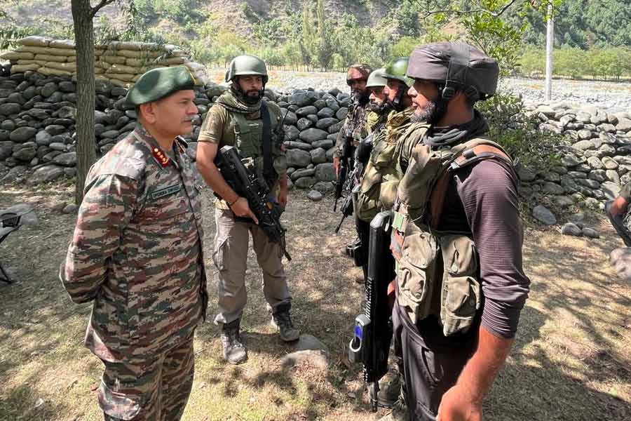 Army Command बौद्धिक मुद्दों पर विचार करेगी और समग्र सुरक्षा स्थिति की समीक्षा और मूल्यांकन भी करेगी।