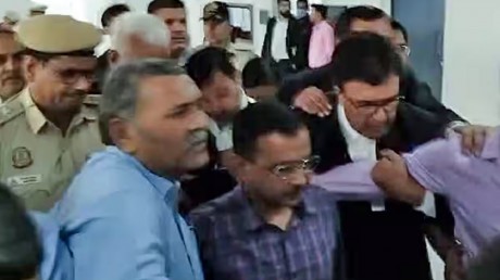 CM Arvind Kejriwal की गिरफ्तारी ED ने शराब नीति मामले में दिल्ली के मुख्यमंत्री की 10 दिन की हिरासत मांगी