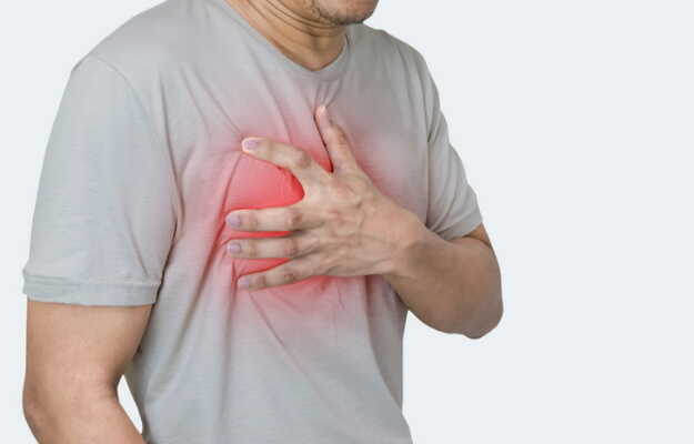 Chest Pain due to Gas: लक्षण, कारण, निदान और उपचार के बारे में जानिये