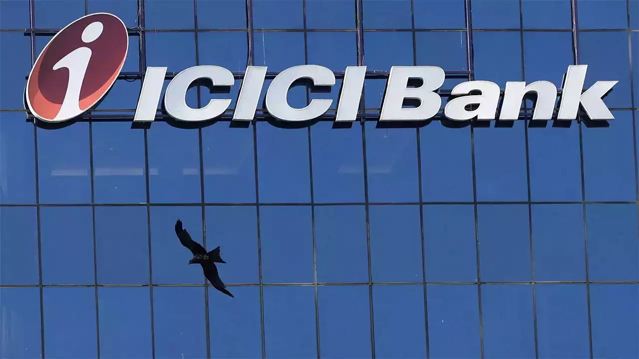 ICICI Bank ने हजारों क्रेडिट कार्ड ब्लॉक किए, जानें क्यों