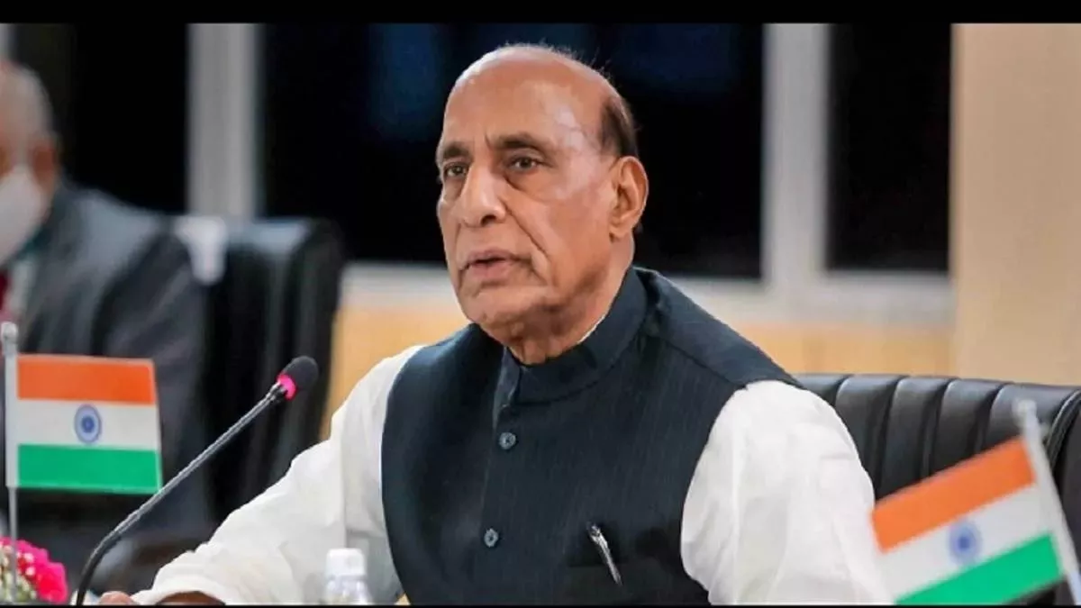 केंद्रीय रक्षा मंत्री श्री राजनाथ सिंह ने सुरक्षा स्थिति का जमीनी स्तर पर आकलन करने के लिए विश्व के सबसे ऊंचे युद्धक्षेत्र सियाचिन का दौरा किया