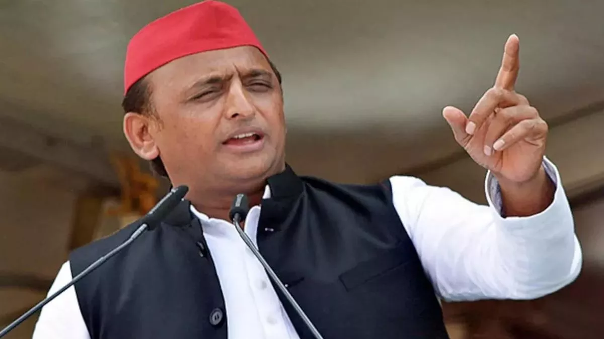 Lok Sabha election 2024: यूपी में पुलिसकर्मी केवल तीन साल काम कर पाएंगे? अखिलेश यादव का चौंकाने वाला दावा