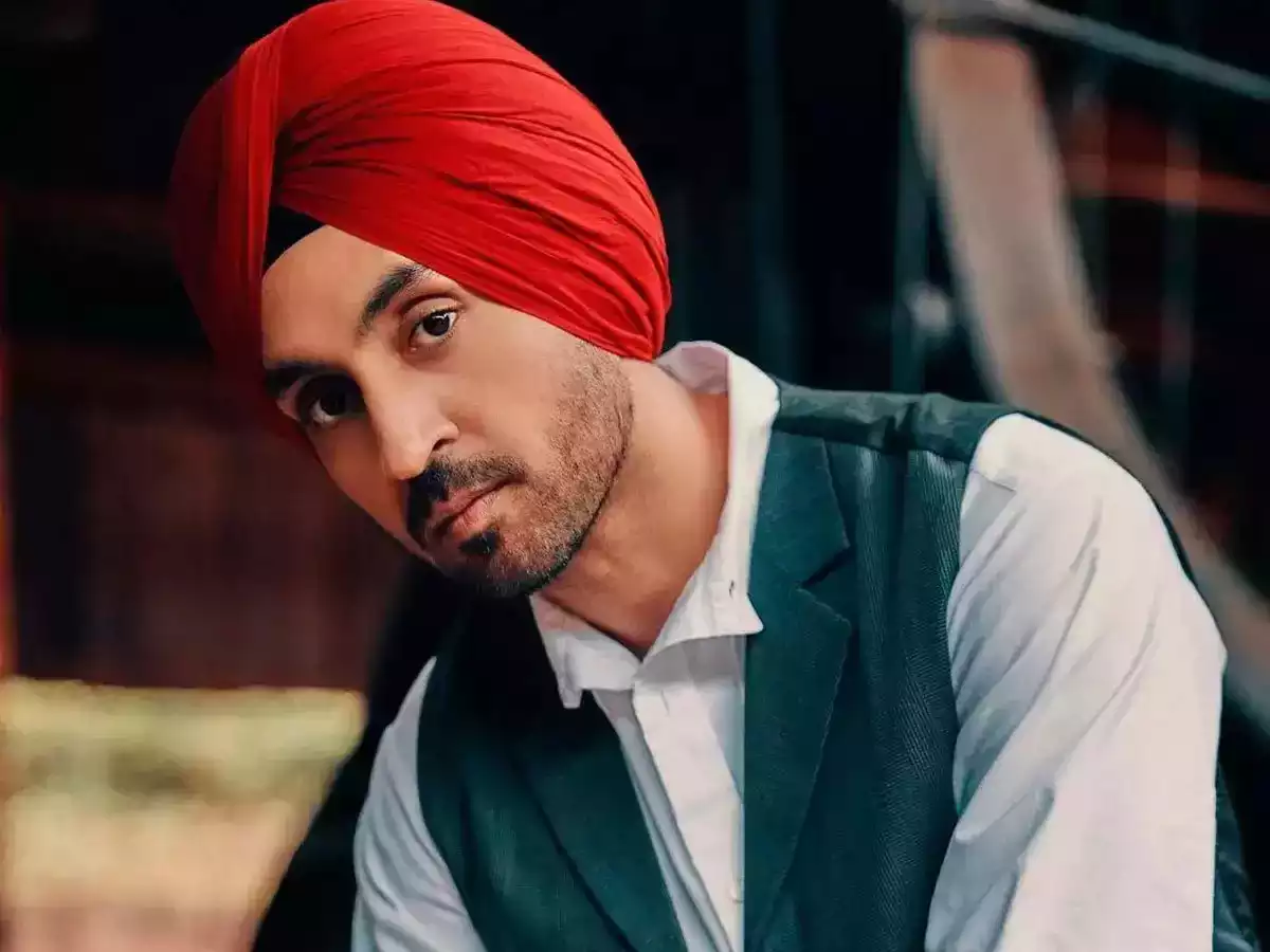 Diljit Dosanjh का 11 साल की उम्र से अपने माता-पिता से संपर्क टूट गया, जिसके कारण वे उनसे दूर रहने लगे।