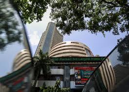 Share Market Updates: शेयर बाजार ने एक बार फिर इतिहास रच दिया है, सेंसेक्स 75,000 अंक की ओर बढ़ गया है।