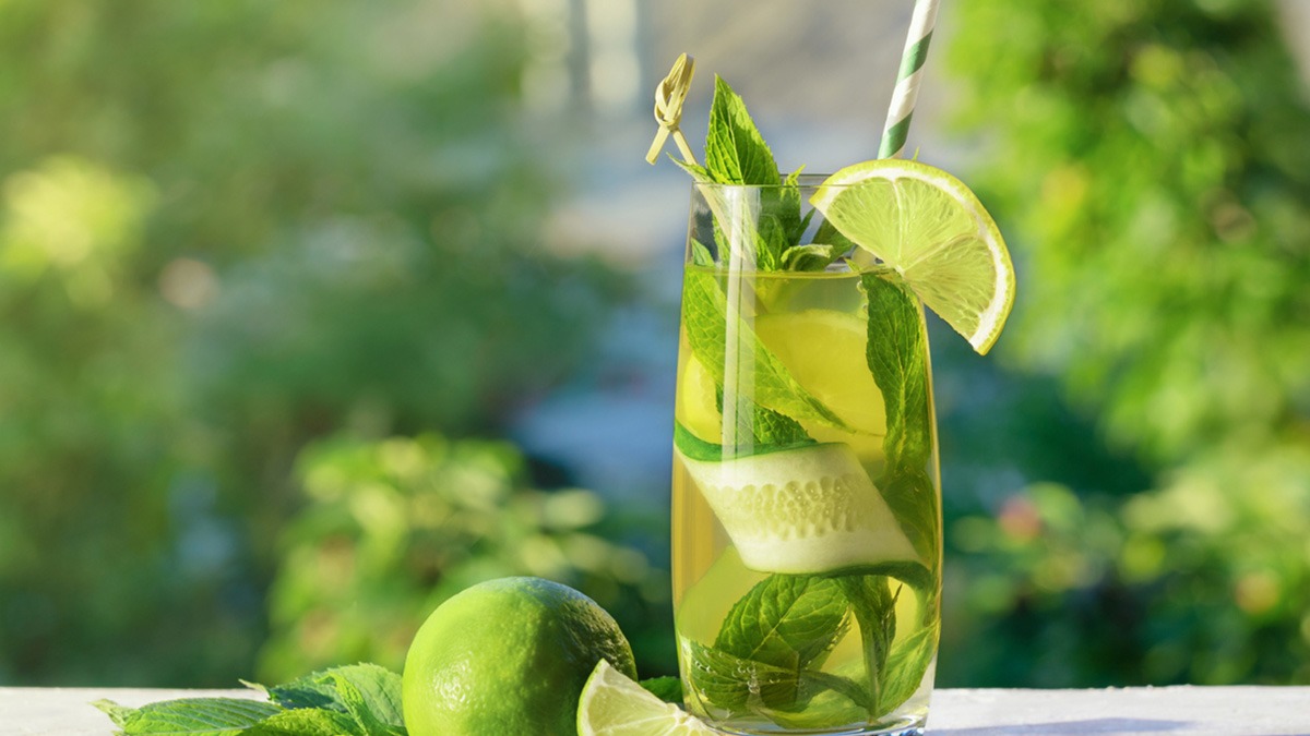 Masala Cucumber Lemonade: गर्मियों में इस कूल ड्रिंक को पिएं, आपको भरपूर एनर्जी मिलेगी और पानी की कमी नहीं होगी