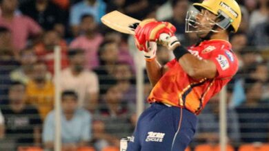 Umesh Yadav ने शिखर धवन को आउट करने की उपलब्धि हासिल की और ऐसा करने वाले पहले गेंदबाज बन गये