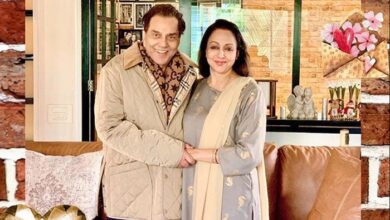 Dharmendra and Hema Malini 44th marriage anniversary पर बेटी ईशा देओल ने एक सुंदर तस्वीर शेयर की, जिससे प्रशंसकों ने उन्हें एवरग्रीन जोड़ी कहा