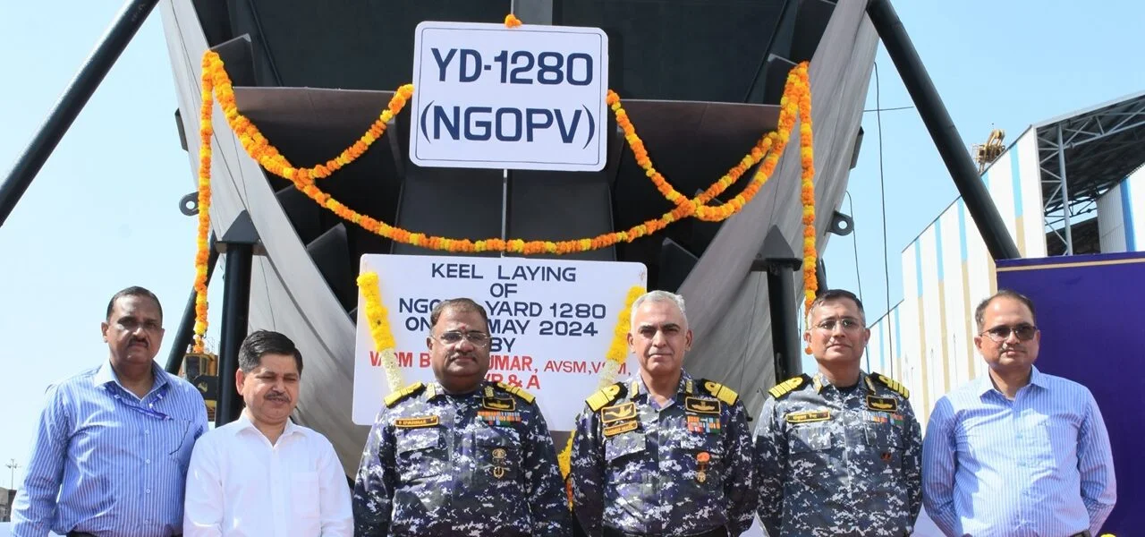 03 मई, 2024 को गोवा शिपयार्ड लिमिटेड में नवीनतम समुद्रगामी गश्ती जहाज (X-GSL) के निर्माण कार्य का औपचारिक शुभारंभ हुआ।