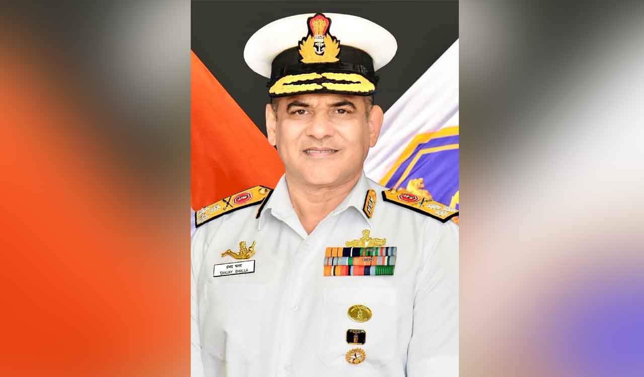 वाइस एडमिरल संजय भल्ला, अति विशिष्ट सेवा मेडल, एनएम ने भारतीय नौसेना के चीफ़ ऑफ पर्सनल का कार्यभार ग्रहण किया