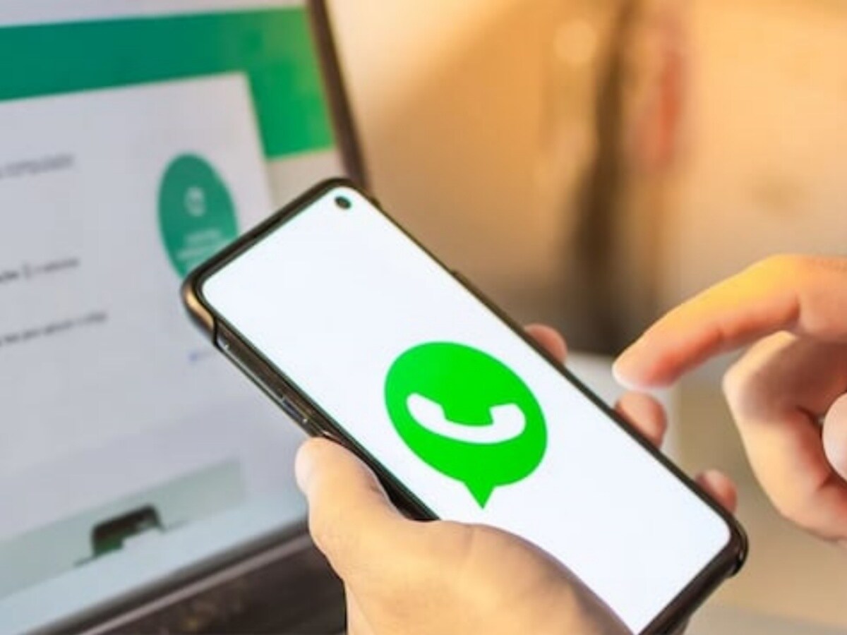 WhatsApp कैमरा जूम नियंत्रण और स्टीकर क्रिएशन शॉर्टकट फीचर की टेस्टिंग