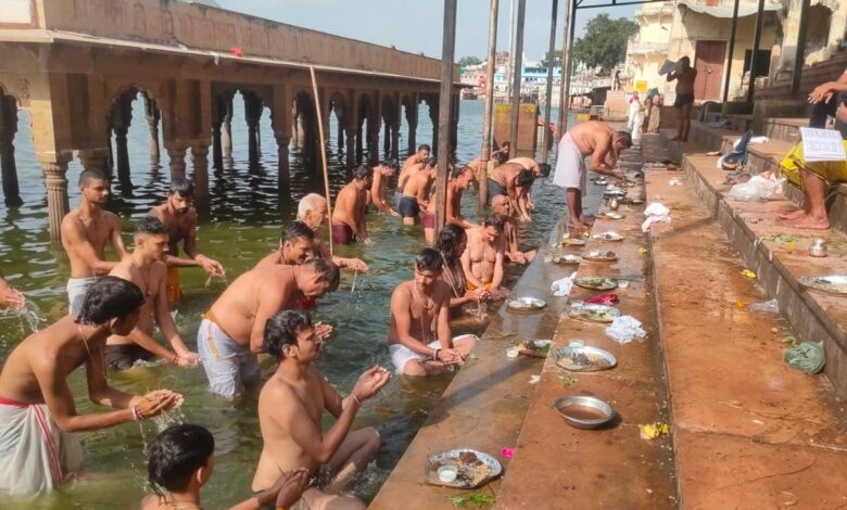 Buddha Purnima: भक्तों ने बुद्ध पूर्णिमा पर स्नान किया; यहां जानिए स्नान और दान का महत्व और शुभ मुहूर्त।