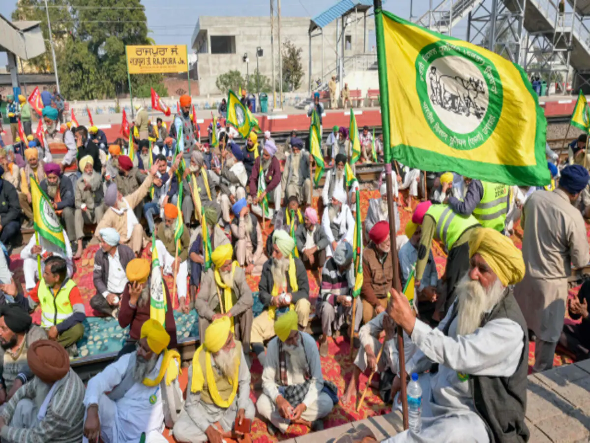Farmers Protest: 100 दिनों से शंभू और खनौरी बॉर्डर पर धरने पर बैठे किसान अब प्रधानमंत्री मोदी से मिलकर प्रश्न पूछना चाहते हैं