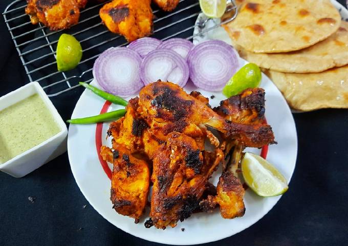 Tandoori Chicken recipe: जानिये तंदूरी चिकन बनाने की रेसिपी और देखे इसे तंदूर में कैसे बनाया जाता है