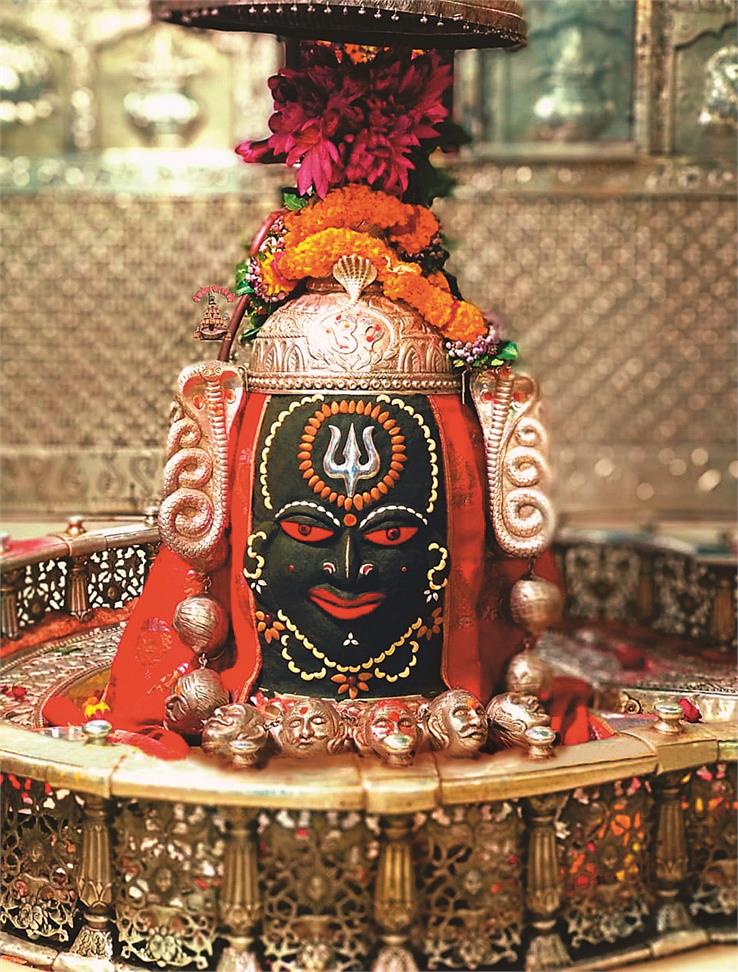 Ujjain mahakaleshwar Jyotirlinga story: धरती चीरकर भगवान शिव महाकाल के रूप में प्रकट हुए थे भगवान शिव