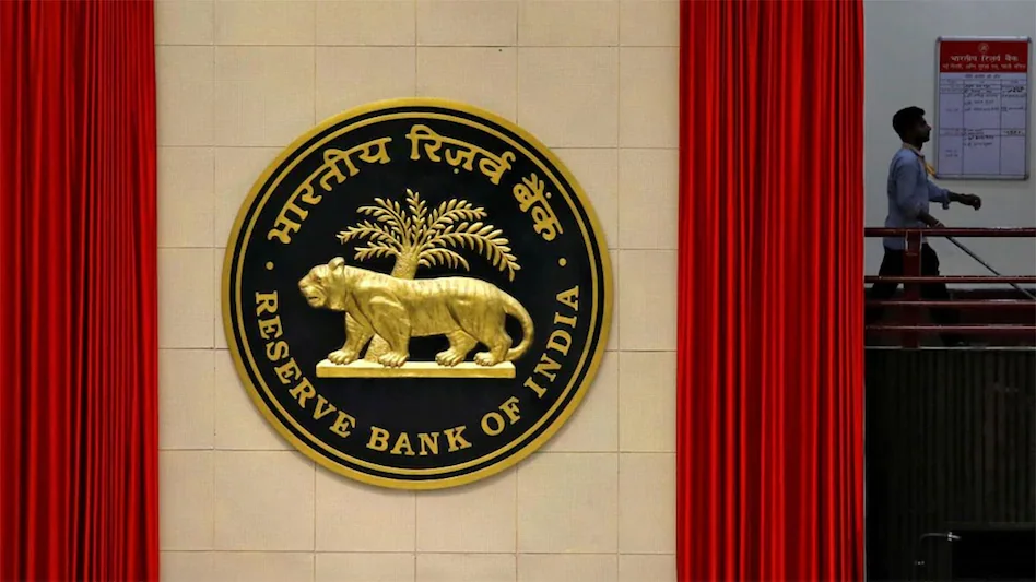 Bank NPA: भारतीय रिज़र्व बैंक (RBI) की रिपोर्ट में बताया गया है कि बैंकों का फंसा हुआ कर्ज कई सालों के निचले 2.8 प्रतिशत पर गिर गया है।