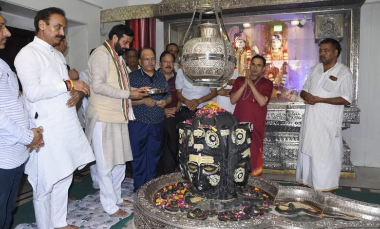 CM Naib Saini ने ऐतिहासिक कर्णवेश्वरम महादेव मंदिर में पूजा की