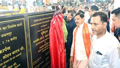 मुख्यमंत्री डॉ. मोहन यादव: संग्राम सागर तालाब की स्वच्छता के लिये श्रमदान करने के बाद मुख्यमंत्री ने किया जनसभा को संबोधित