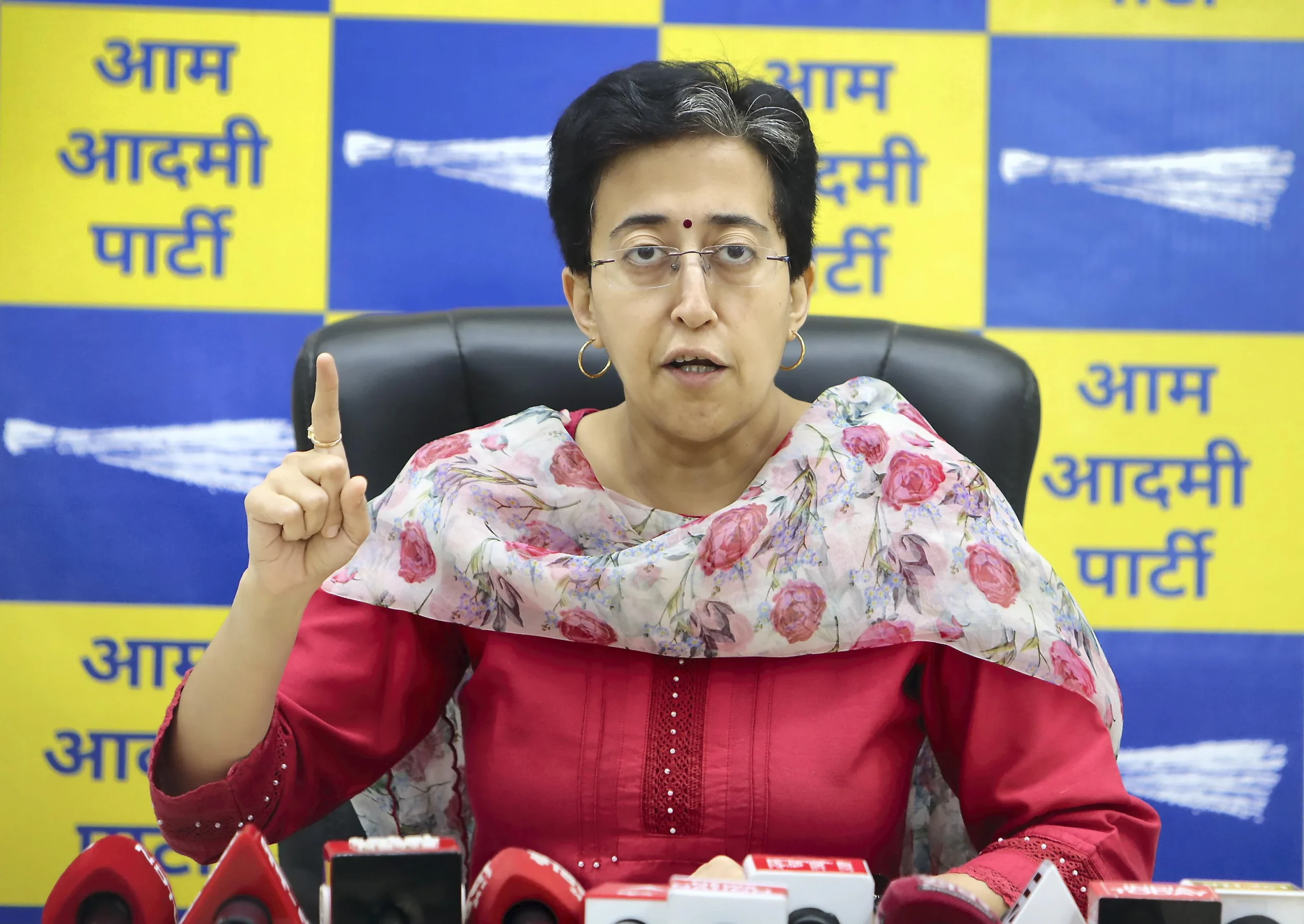 AAP DP Campaign: तानाशाही के खिलाफ DP, AAP के 'सत्यमेव जयते' कैंपेन के बारे में बोलते हुए आतिशी ने कहा, "बीजेपी..."