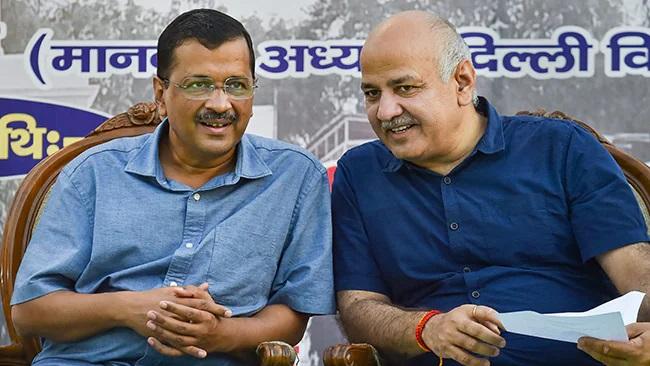 Manish Sisodia: जेल जाने को लेकर मनीष सिसोदिया ने कहा, "मेरा और अरविंद केजरीवाल का क्या कसूर था..।"