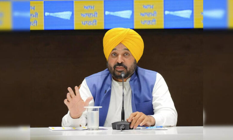 CM Bhagwat Mann ने बड़ा ऐलान करते हुए कहा कि पुलिस विभाग में 10,000 पदों पर भर्ती होगी