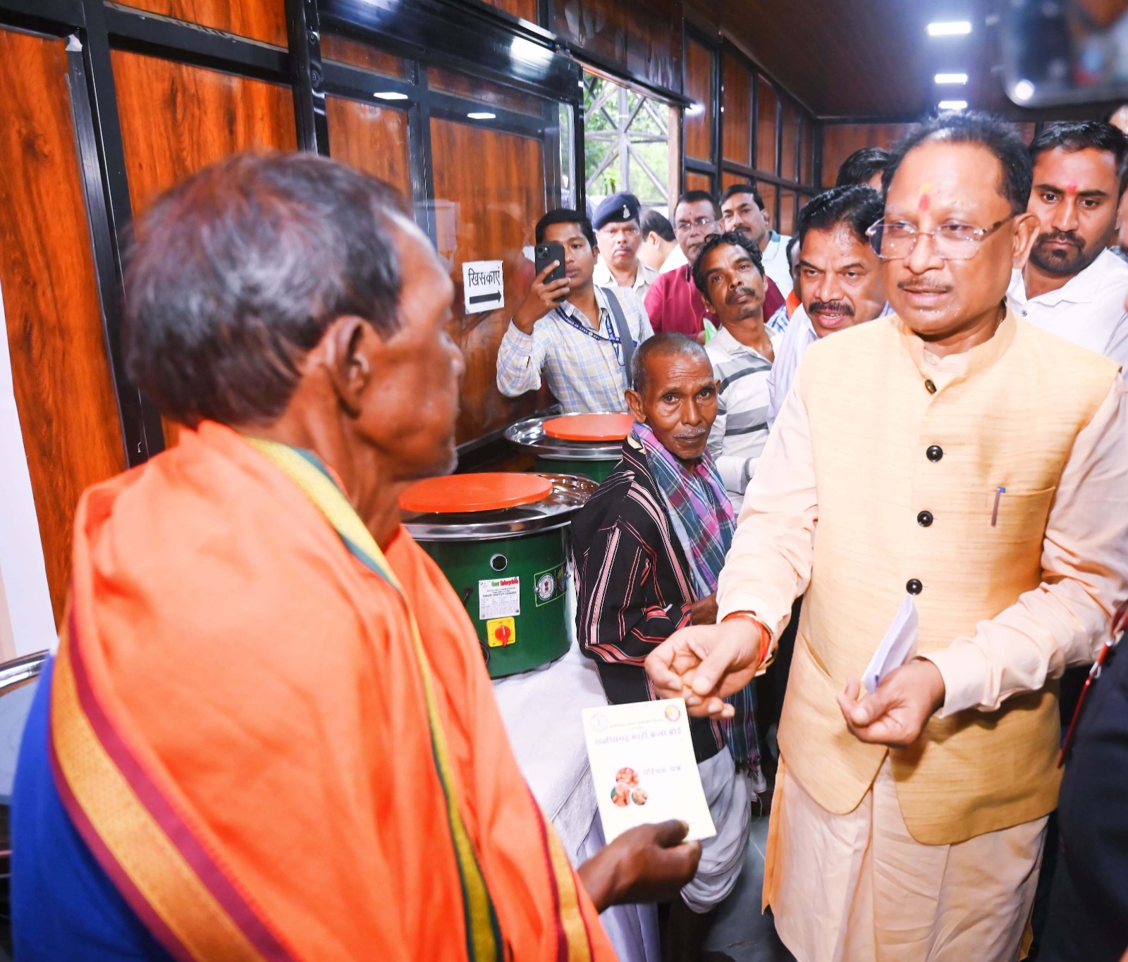CM Vishnu Dev Sai के हाथो मिला 100 कुंभकारों को इलेक्ट्रॉनिक चाक
