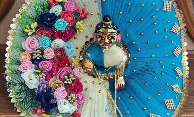 Laddu Gopal old clothes: क्या कहते हैं नियम, लड्डू गोपाल को अपने वस्त्र दोबारा पहनने चाहिए या नहीं