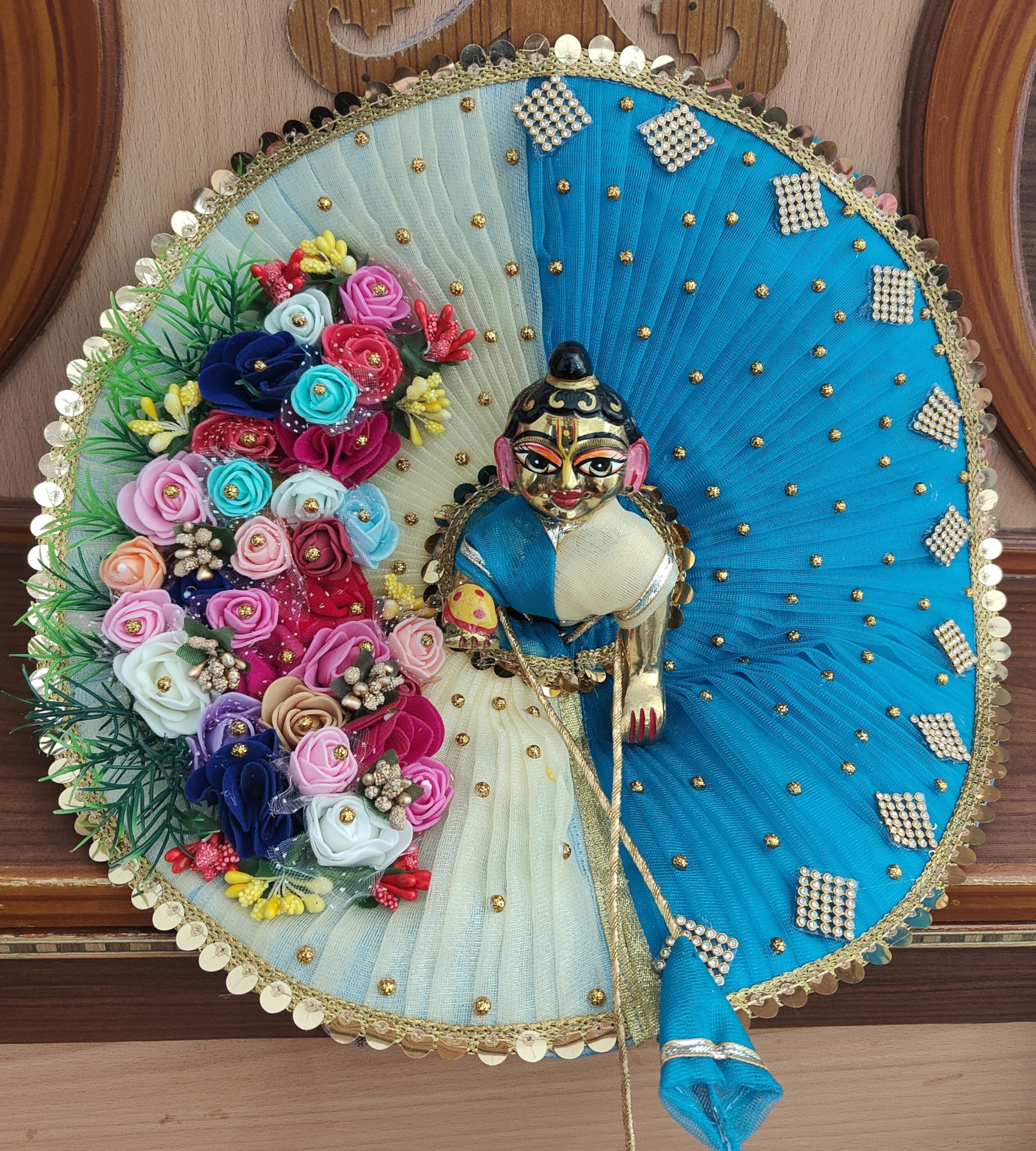 Laddu Gopal old clothes: क्या कहते हैं नियम, लड्डू गोपाल को अपने वस्त्र दोबारा पहनने चाहिए या नहीं