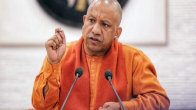 CM Yogi Adityanath ने प्रदेश की सड़कों के सुधार कार्याें की समीक्षा की