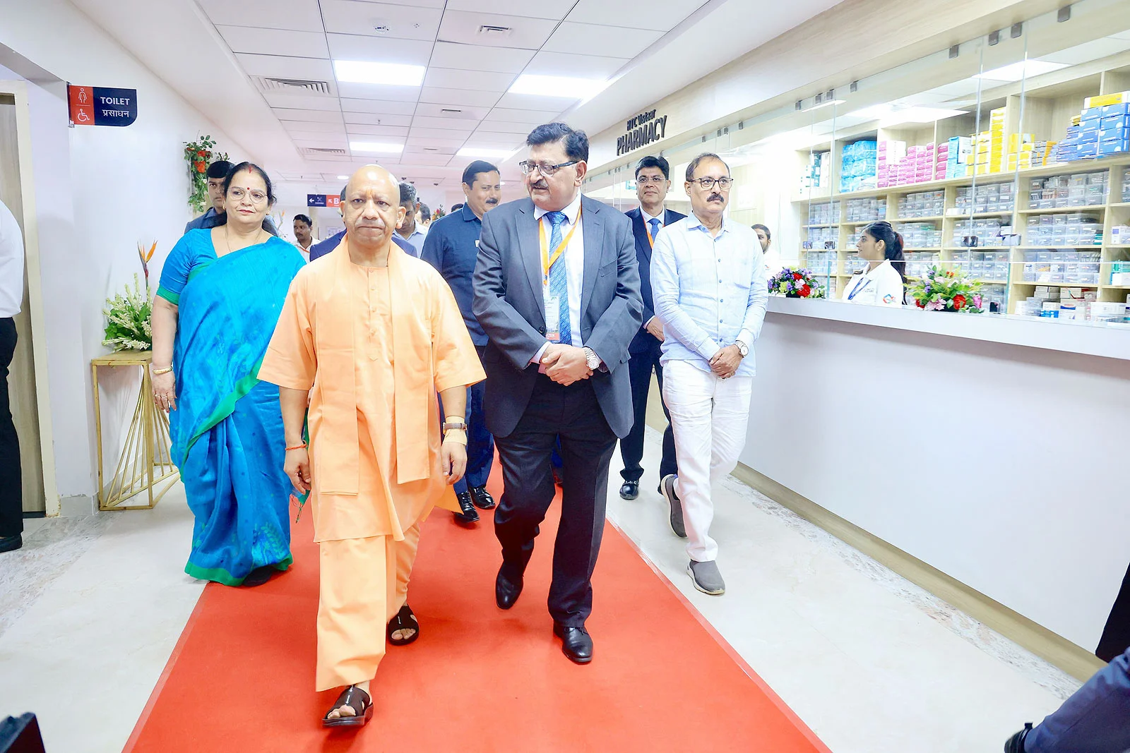 CM Yogi Adityanath ने चिकित्सा, स्वास्थ्य एवं परिवार कल्याण तथा चिकित्सा शिक्षा विभागों के कार्यों की समीक्षा की