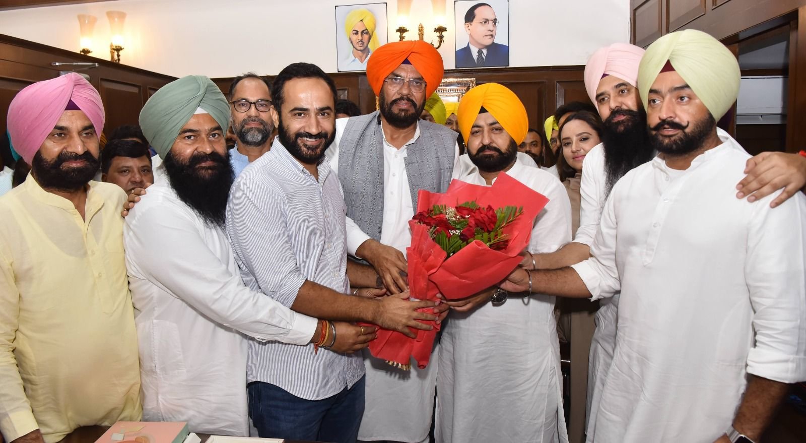 Hardeep Singh ने कैबिनेट मंत्री के रूप में कार्यभार संभाला