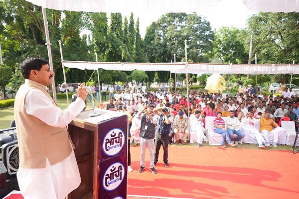 CM Dr. Mohan Yadav: दुग्ध संघ की उत्पादन क्षमता बढ़ायी जाएगी