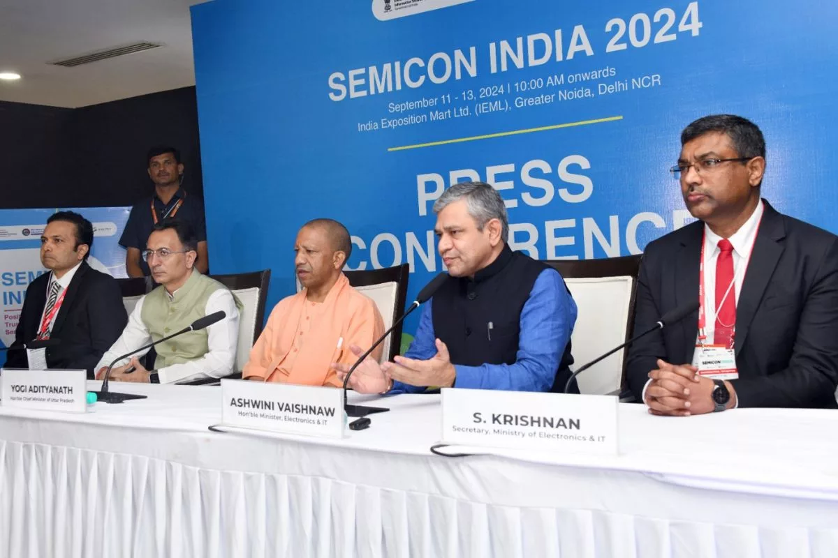 Semicon India 2024 के उद्घाटन अवसर पर UP के CM और केन्द्रीय आई0टी0 एण्ड इलेक्ट्रॉनिक्स मंत्री की संयुक्त प्रेसवार्ता