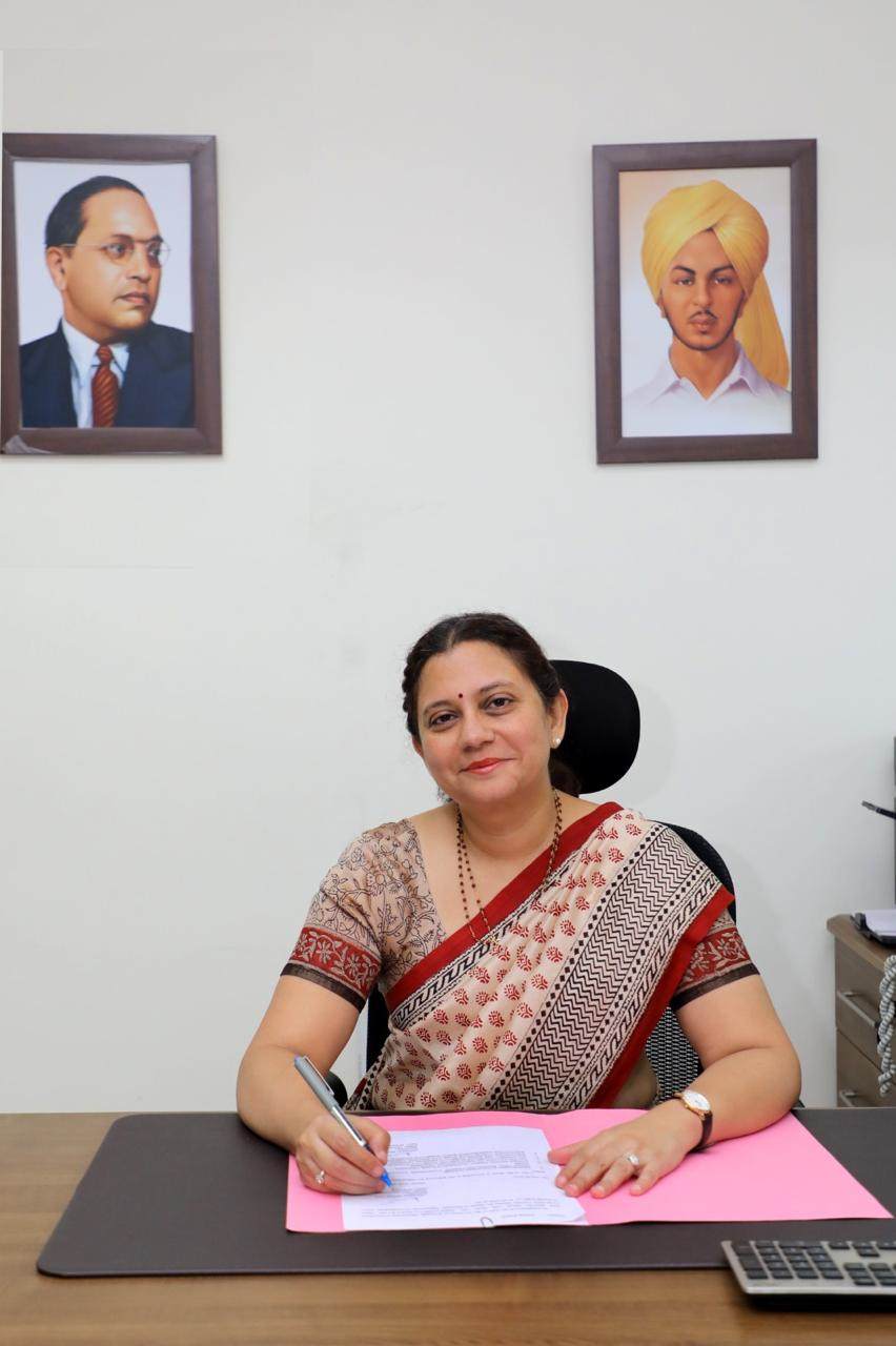 Senior IAS officer Anindita Mitra ने सचिव सहकारिता और पंजाब राज्य सहकारी बैंक के एम डी के तौर पर पद भार ग्रहण किया