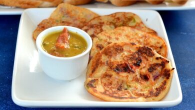 Bread Uttapam: ब्रेकफास्ट में बच्चों के लिए कुछ अच्छा बनाना है? तो ट्राई करें