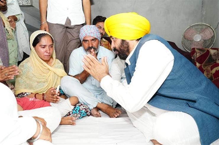 CM Bhagwat Mann द्वारा नायक कुलदीप सिंह की शहादत पर दुख व्यक्त