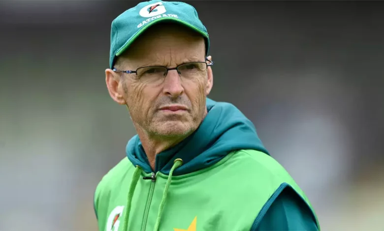 Pakistani Coach Gary Kirsten ने भी कप्तान बाबर आजम की तरह इस्तीफा देकर किस्सा खत्म किया 