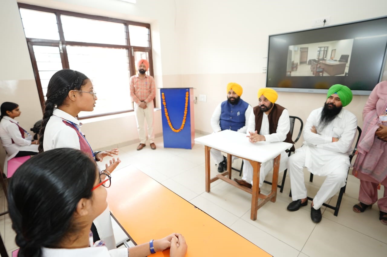 विद्यार्थियों और अभिभावकों ने CM Bhagwant Mann को दी जानकारी, मेगा पीटीएम ने पंजाब की शिक्षा प्रणाली की नुहार बदली