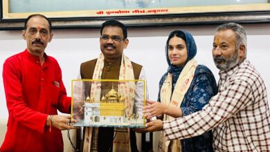 Chief Secretary KAP Sinha ने श्री दरबार साहिब और श्री दुर्गियाना मंदिर में माथा टेका