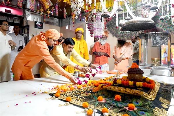 CM Dr. Mohan Yadav ने हरियाणा में बाबा मस्तनाथ की समाधि पर श्रद्धा सुमन अर्पित किए