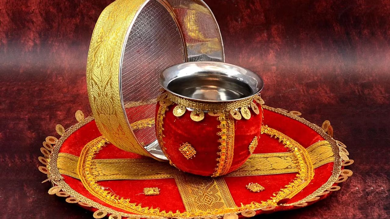 Karwa Chauth 2024: यदि आपके घर भी सरगी खाने की परंपरा नहीं है, तो जानें व्रत के एक दिन पहले क्या खाना चाहिए।