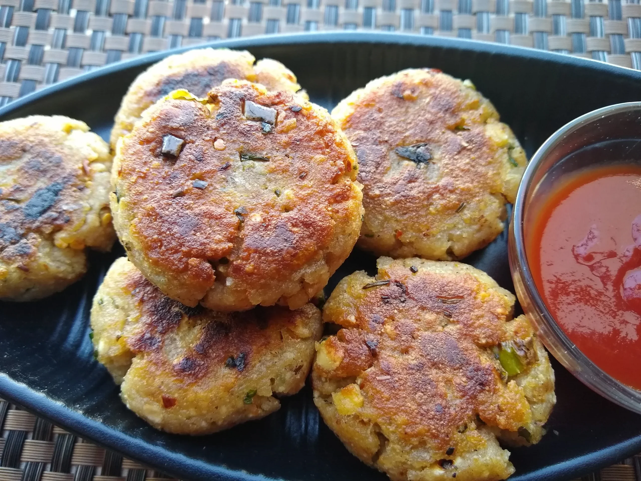 Makhana Cutlet recipe: यदि आप डाइट के दबाव में स्नैक्स खाने से कतराते हैं, तो इस स्वस्थ संस्करण को एक बार जरूर ट्राई करें