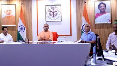 CM Yogi की आगामी पर्व एवं त्योहारों के सुचारु आयोजन, स्वच्छता तथा बेहतर कानून-व्यवस्था आदि महत्वपूर्ण विषयों के सम्बन्ध में वीडियो कान्फ्रेंसिंग